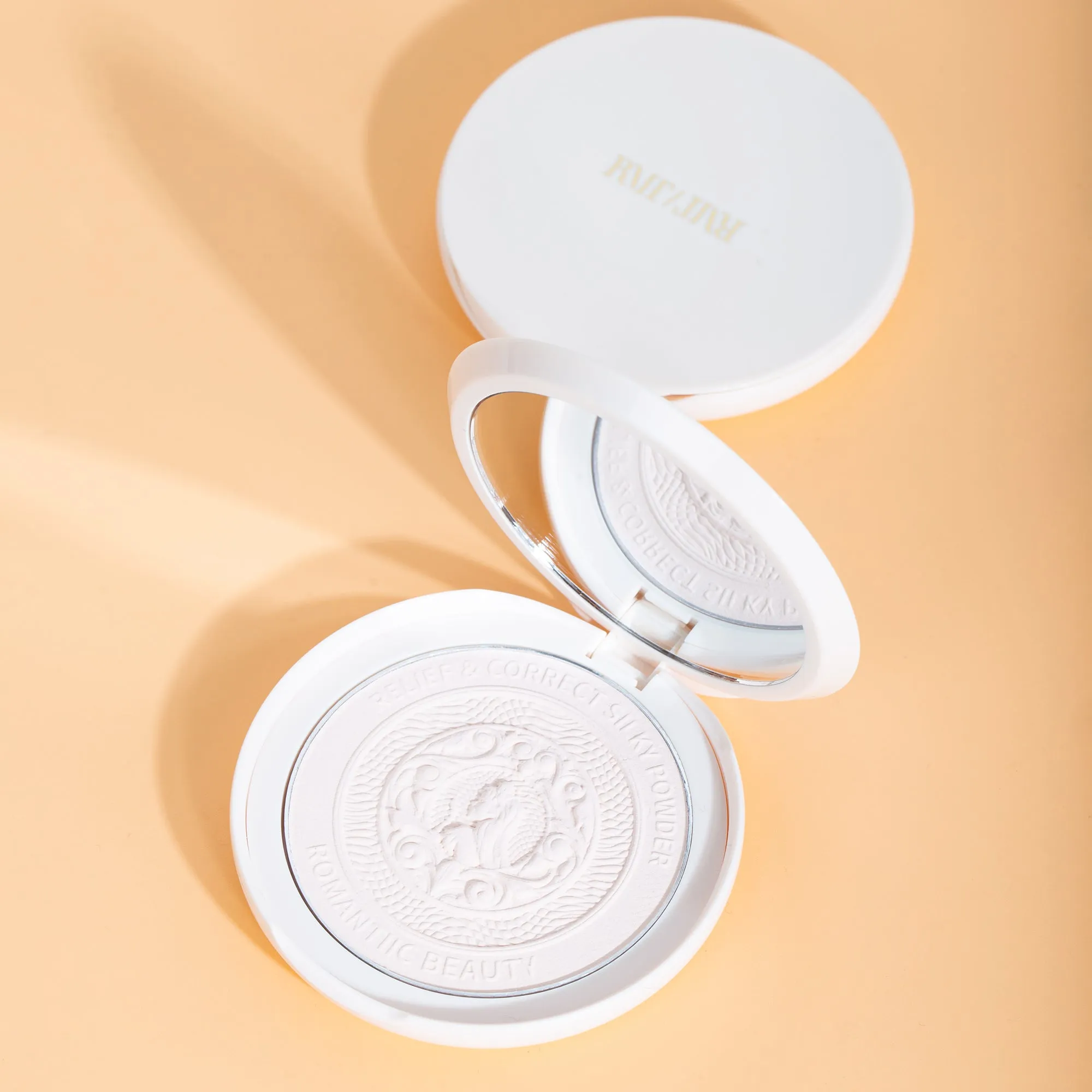 Au Naturel Relief & Silky Finish Pressed Powder - Porcelain