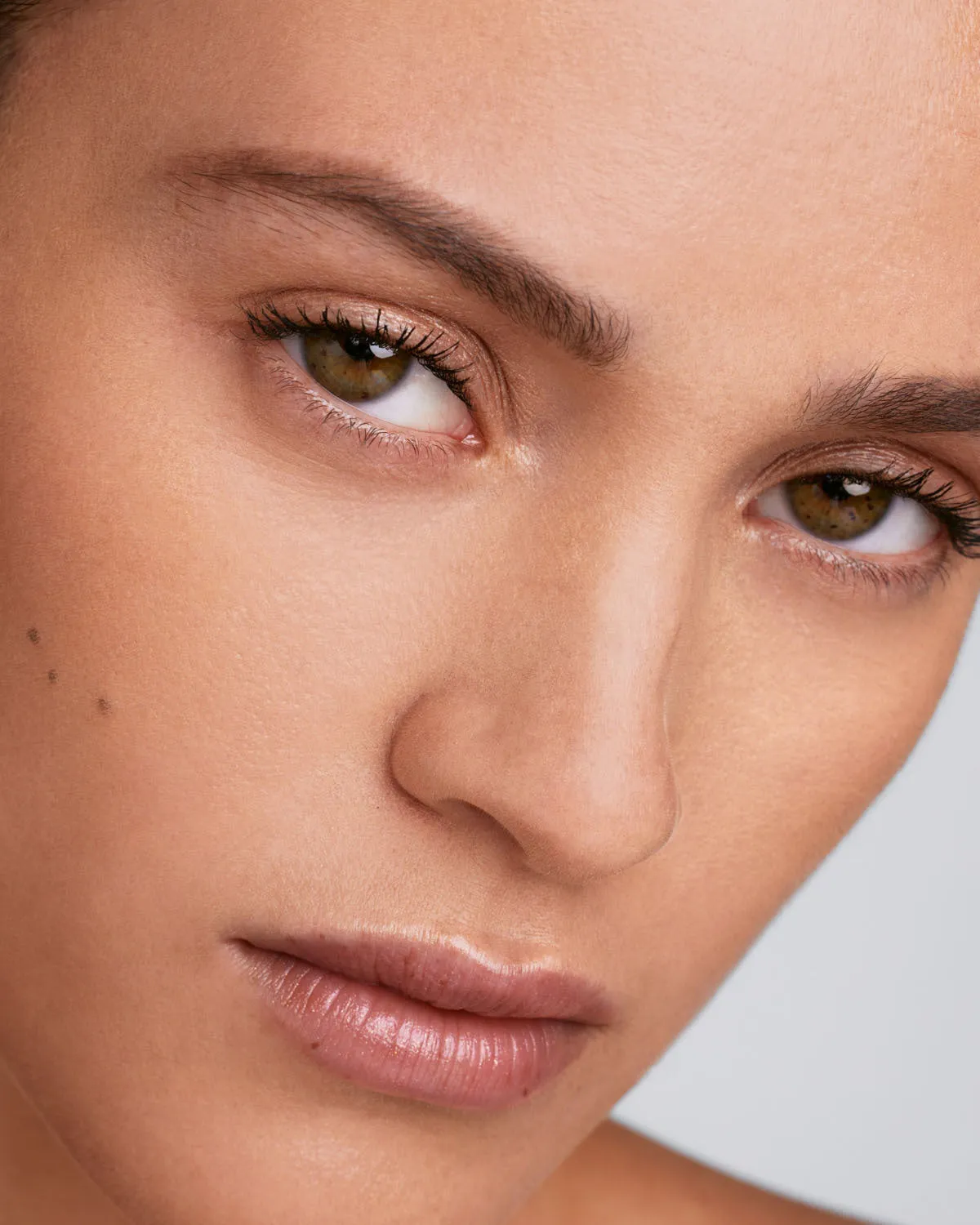 We're Even Hydrating Longwear Concealer — 185C