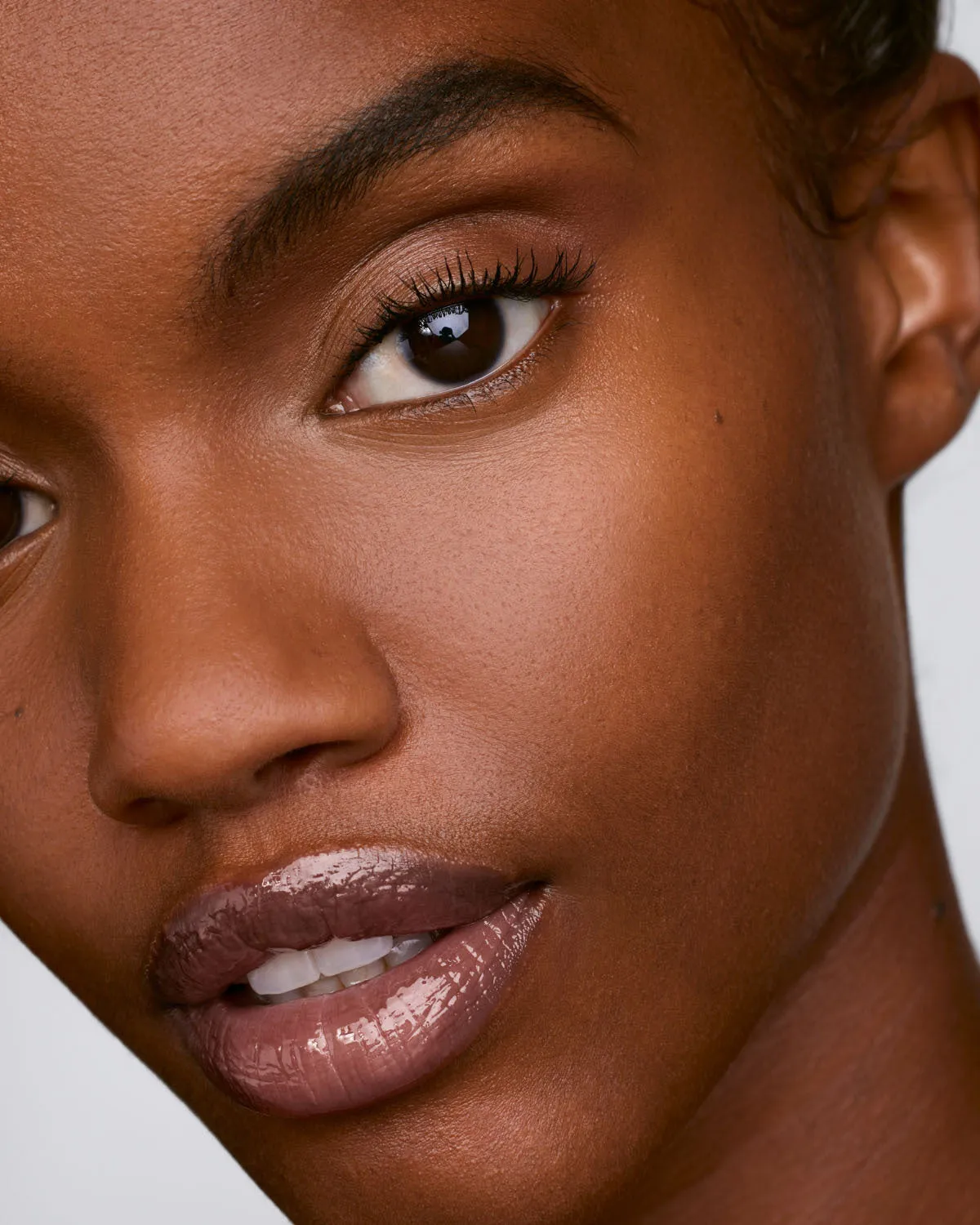 We're Even Hydrating Longwear Concealer — 420W
